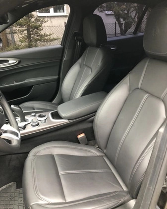 Alfa Romeo Giulia cena 130000 przebieg: 3658, rok produkcji 2022 z Warszawa małe 379
